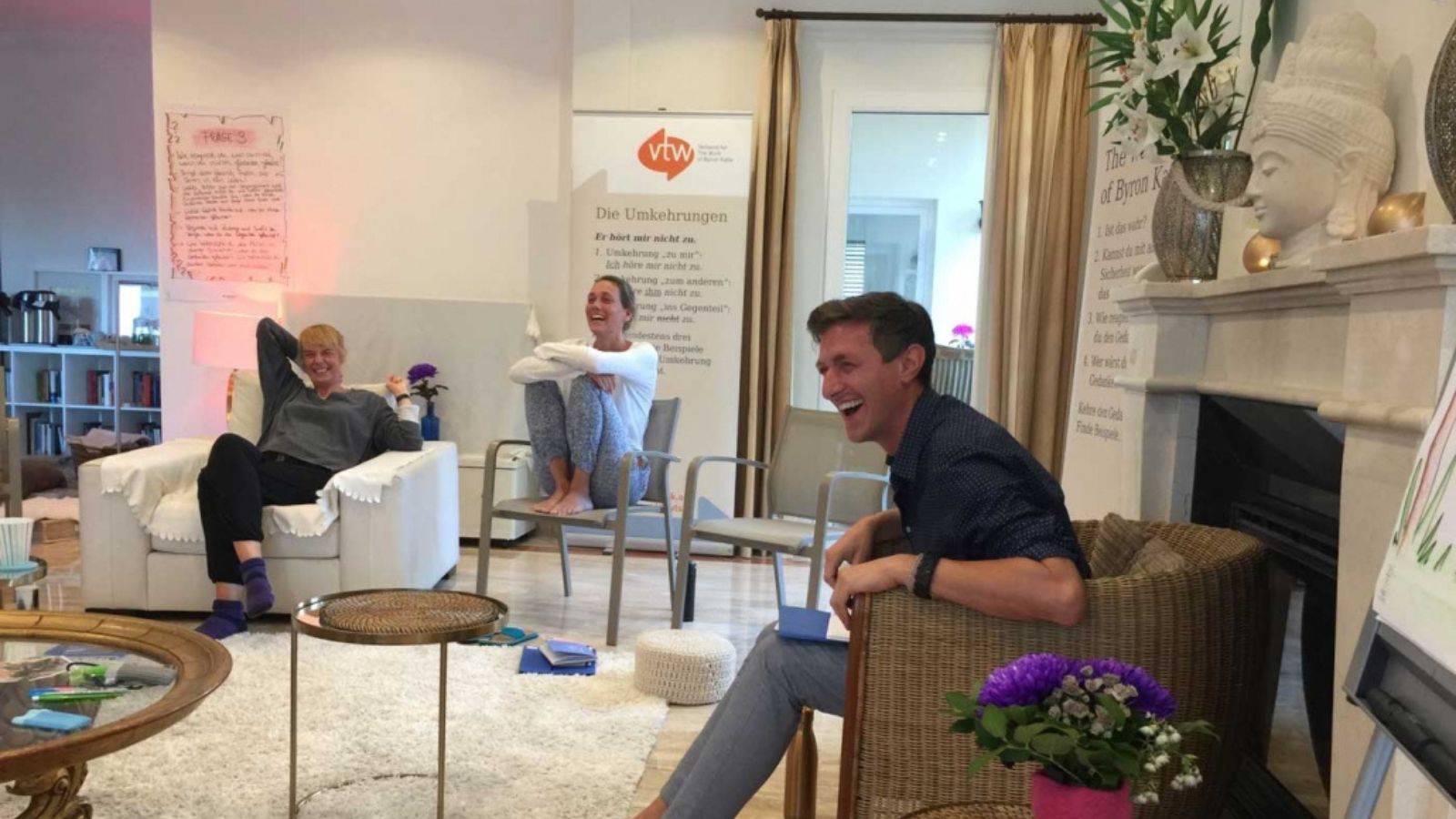 Lachen und Leichtigkeit im Seminarraum – The Work Ausbildung