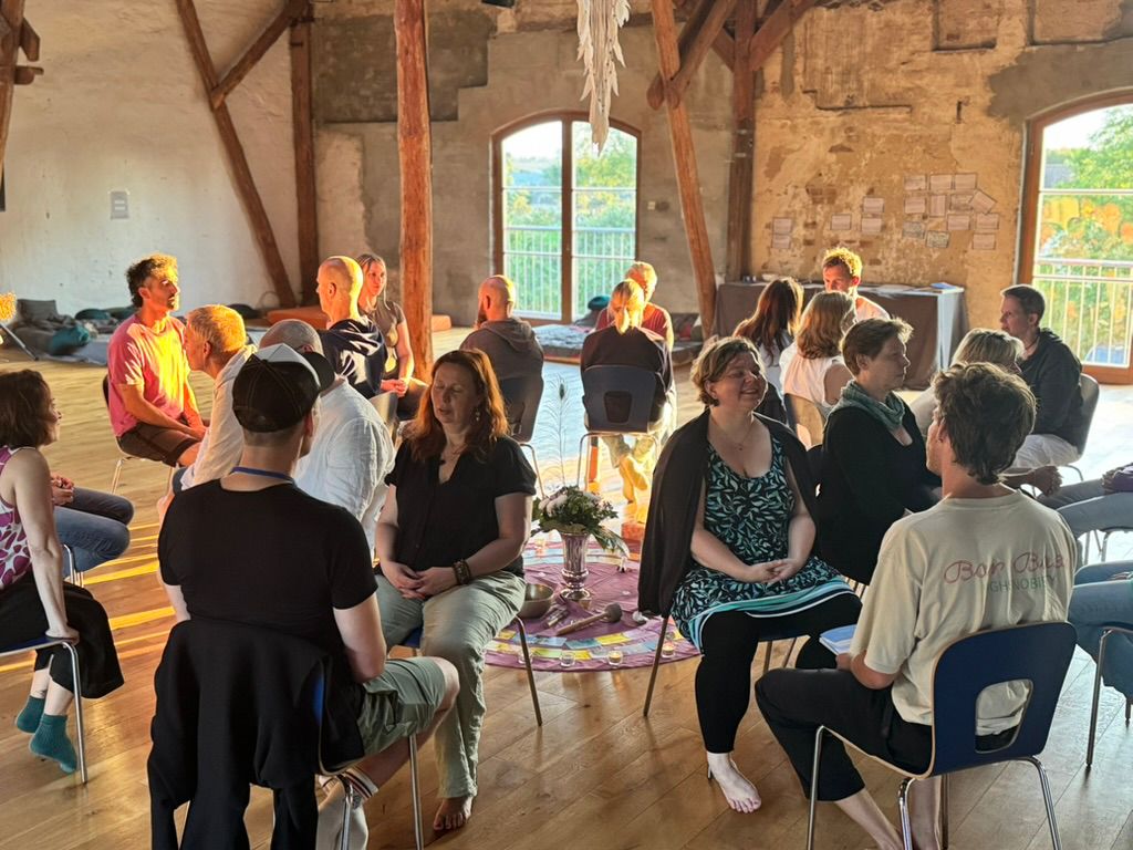 Partner:innenarbeit bei Sonnenlicht – Präsenz und Begegnung