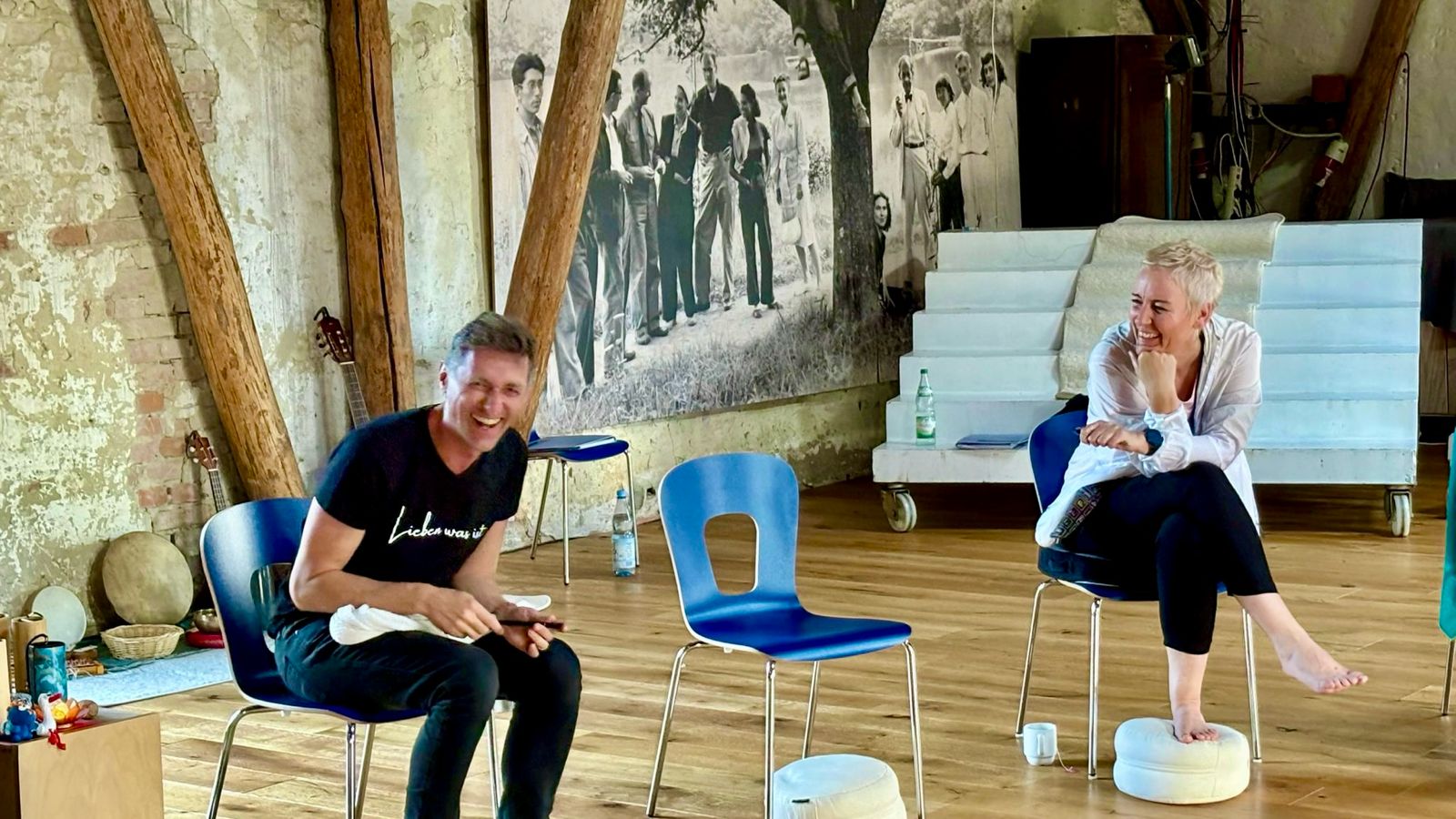 Teilnehmende in der Coach für The Work Ausbildung – Gruppenarbeit und Austausch
